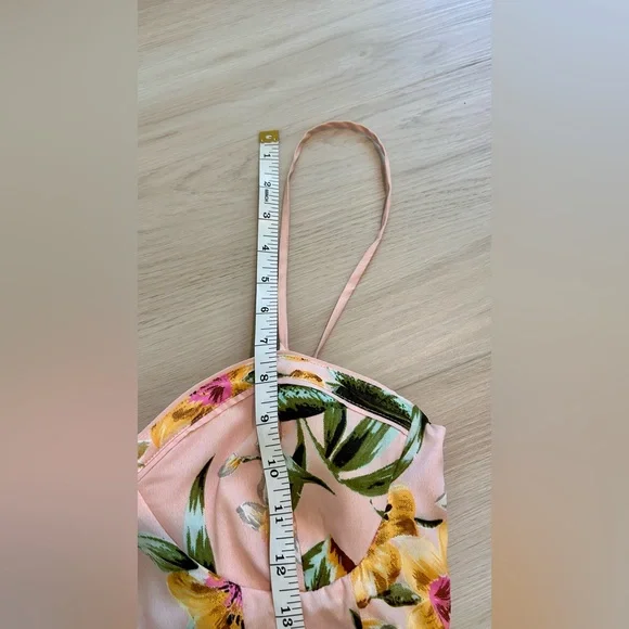 Band of Gypsies Pink Floral Wide-Leg Jumpsuit Adjustable Straps Smocked Back M - Picture 3 of 8